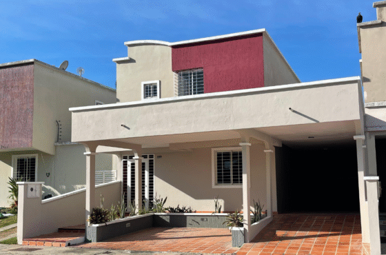 Casa en Ciudad Roca