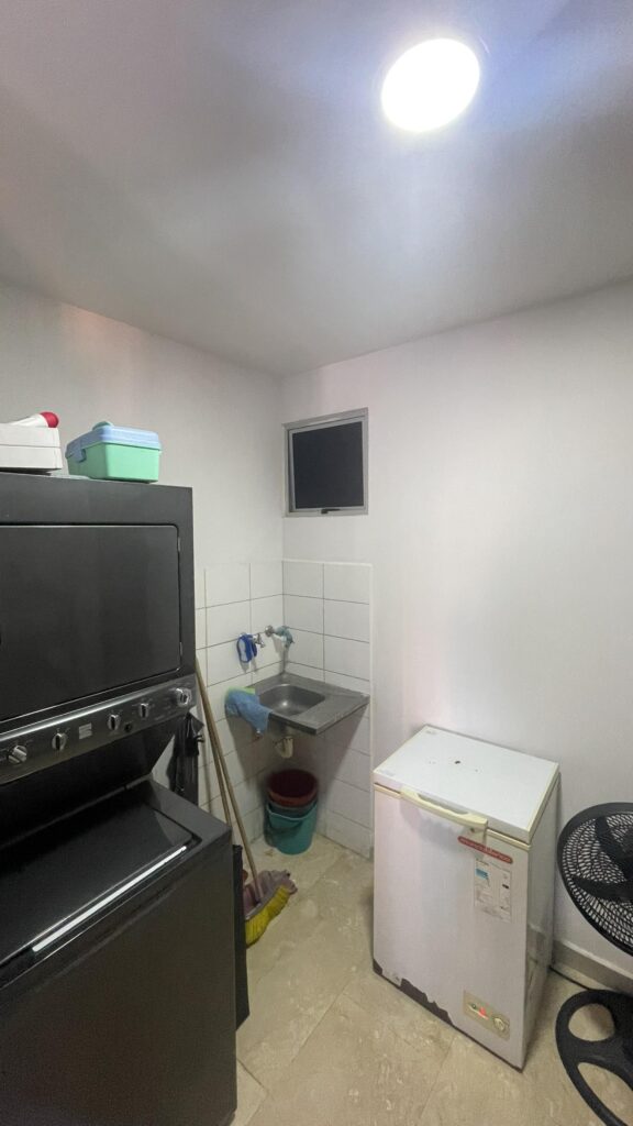 2bece34f-5d8c-4cb9-a03b-9d7226ba1941